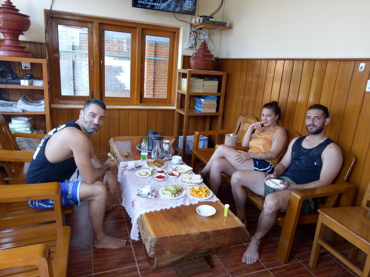 Gold Star Guest House Nyaung-U Ngoại thất bức ảnh