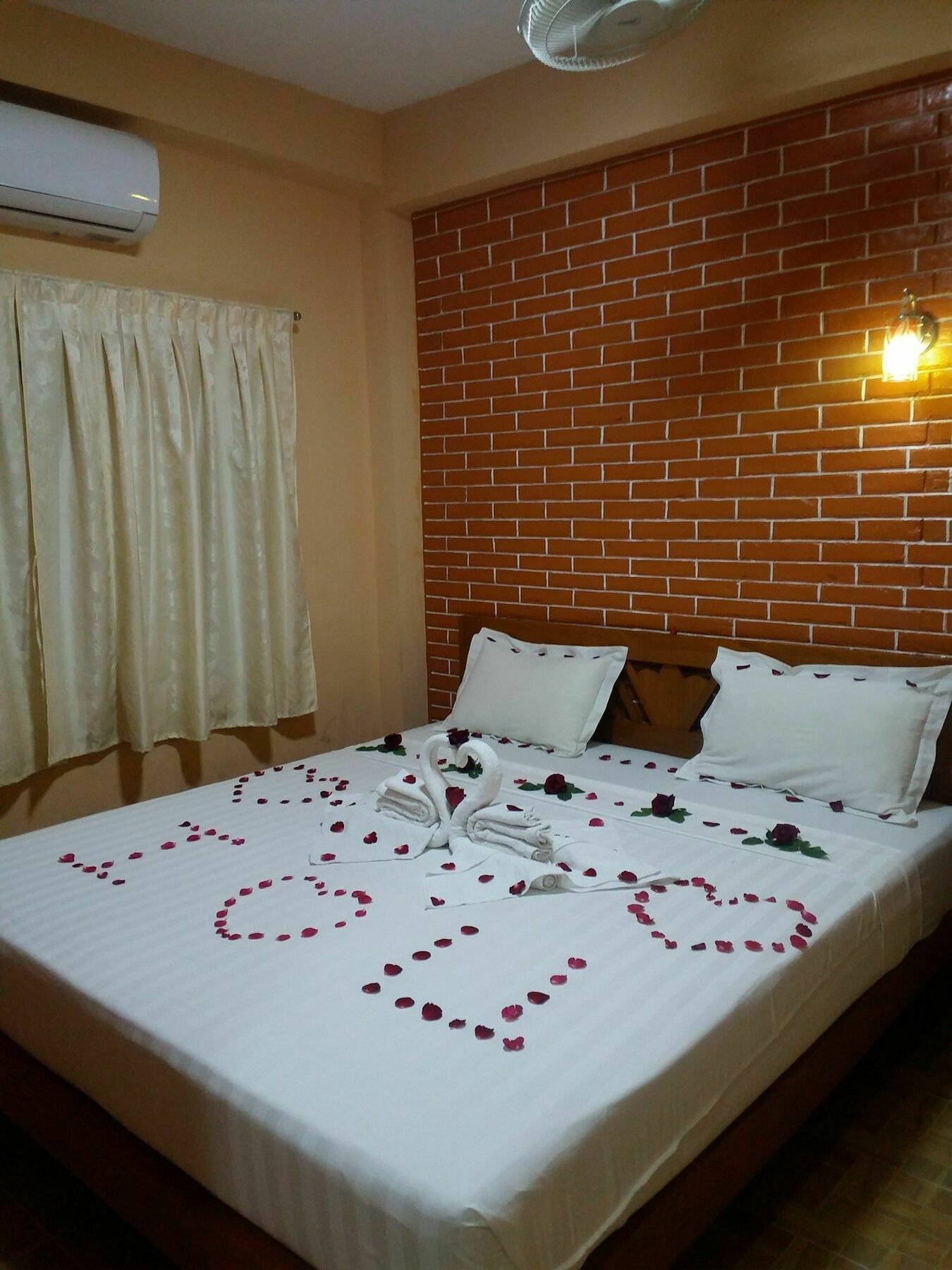 Gold Star Guest House Nyaung-U Ngoại thất bức ảnh
